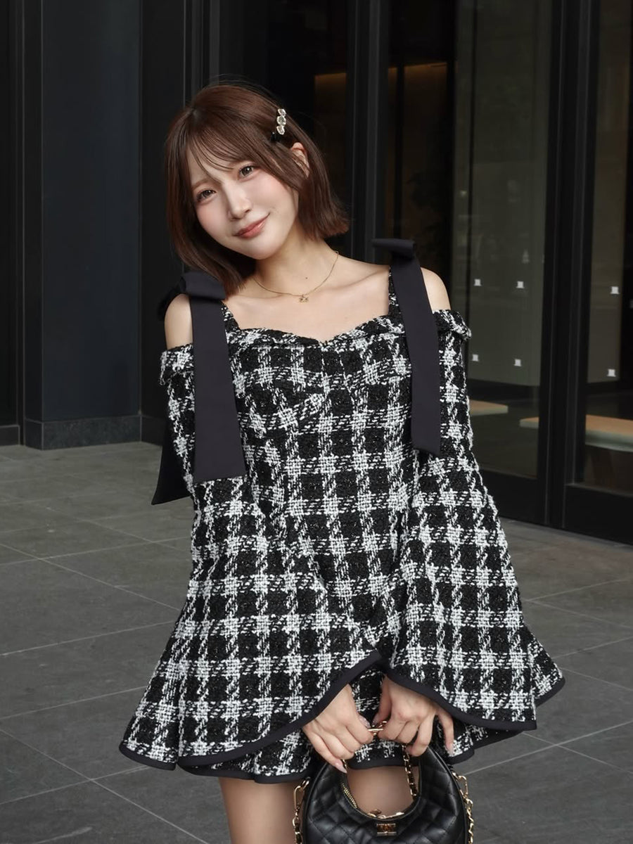 モデル：162cm（着用サイズ：FREE　着用カラー：BLK）