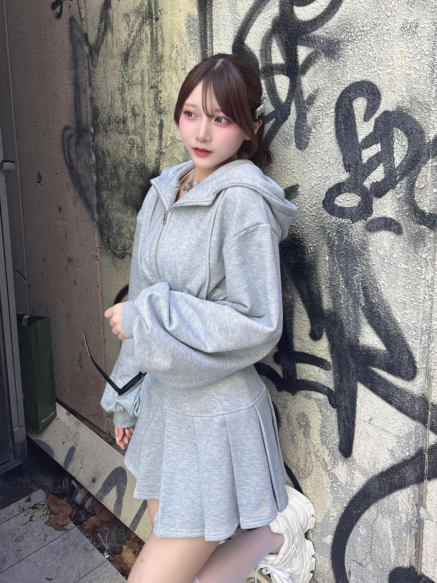 モデル：162cm（着用サイズ：FREE　着用カラー：GRY）