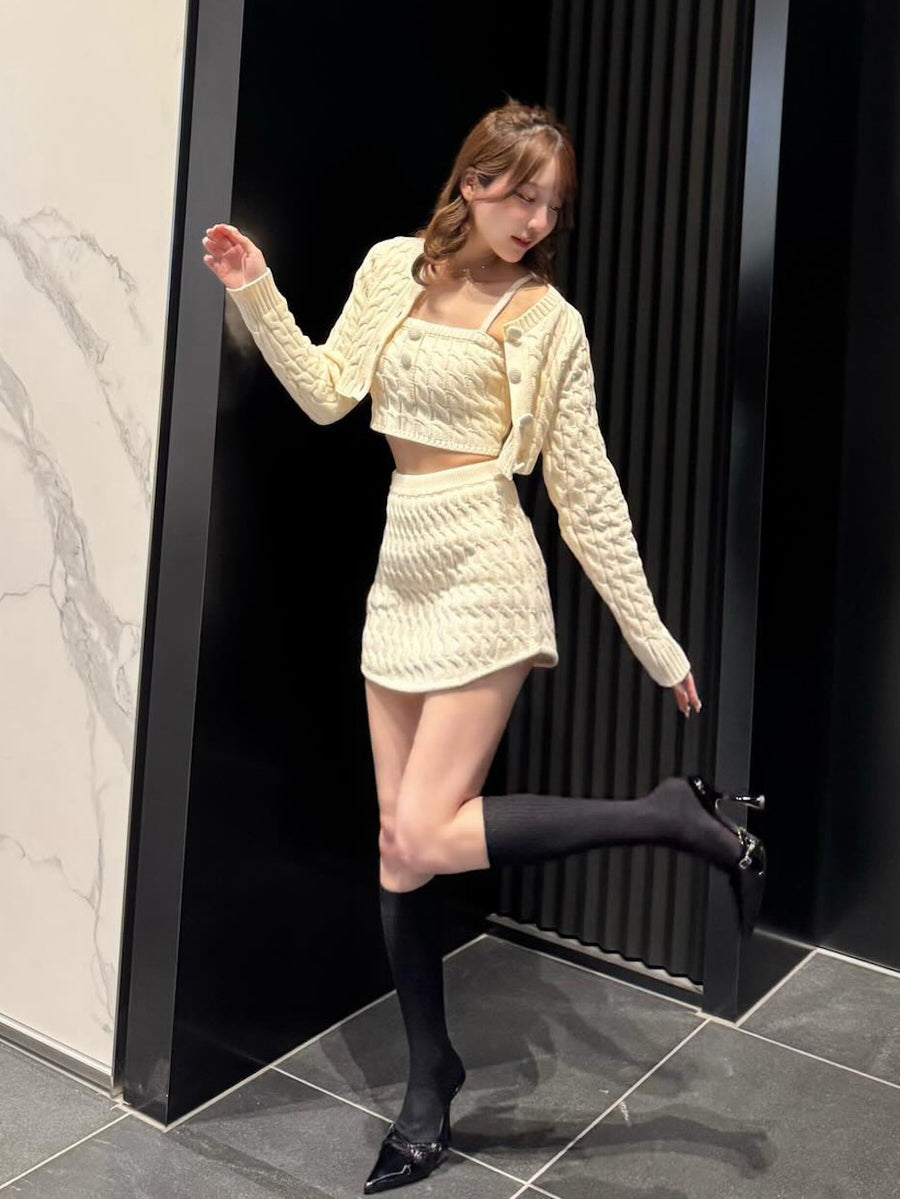 モデル：162cm（着用サイズ：FREE　着用カラー：IVO）