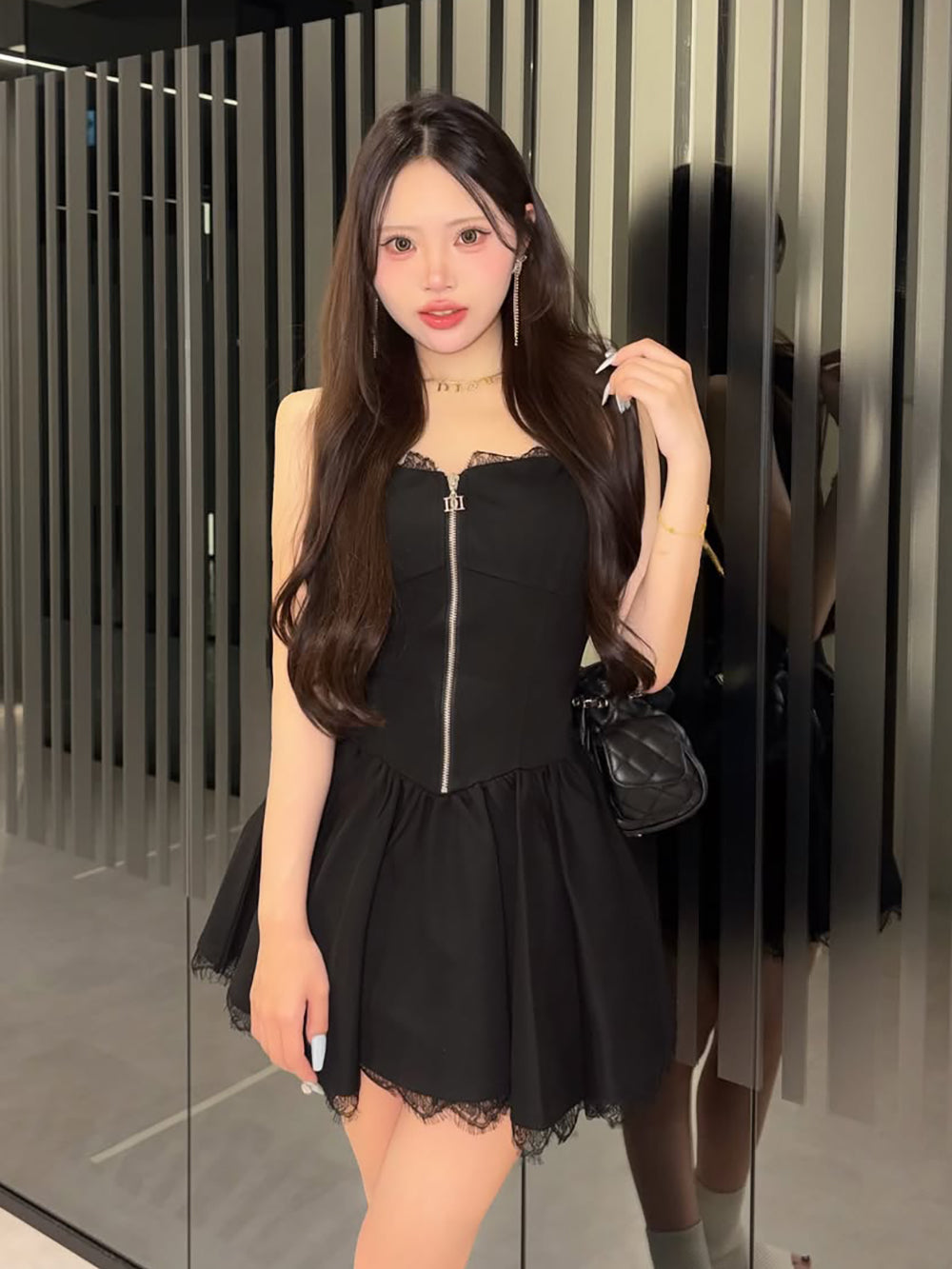 モデル：157cm（着用サイズ：FREE　着用カラー：BLK）