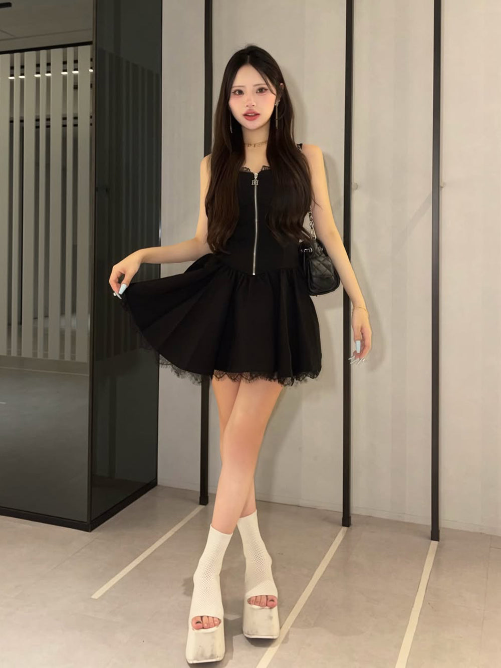 モデル：157cm（着用サイズ：FREE　着用カラー：BLK）