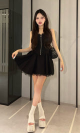 モデル：157cm（着用サイズ：FREE　着用カラー：BLK）