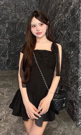 モデル：157cm（着用サイズ：FREE　着用カラー：BLK）