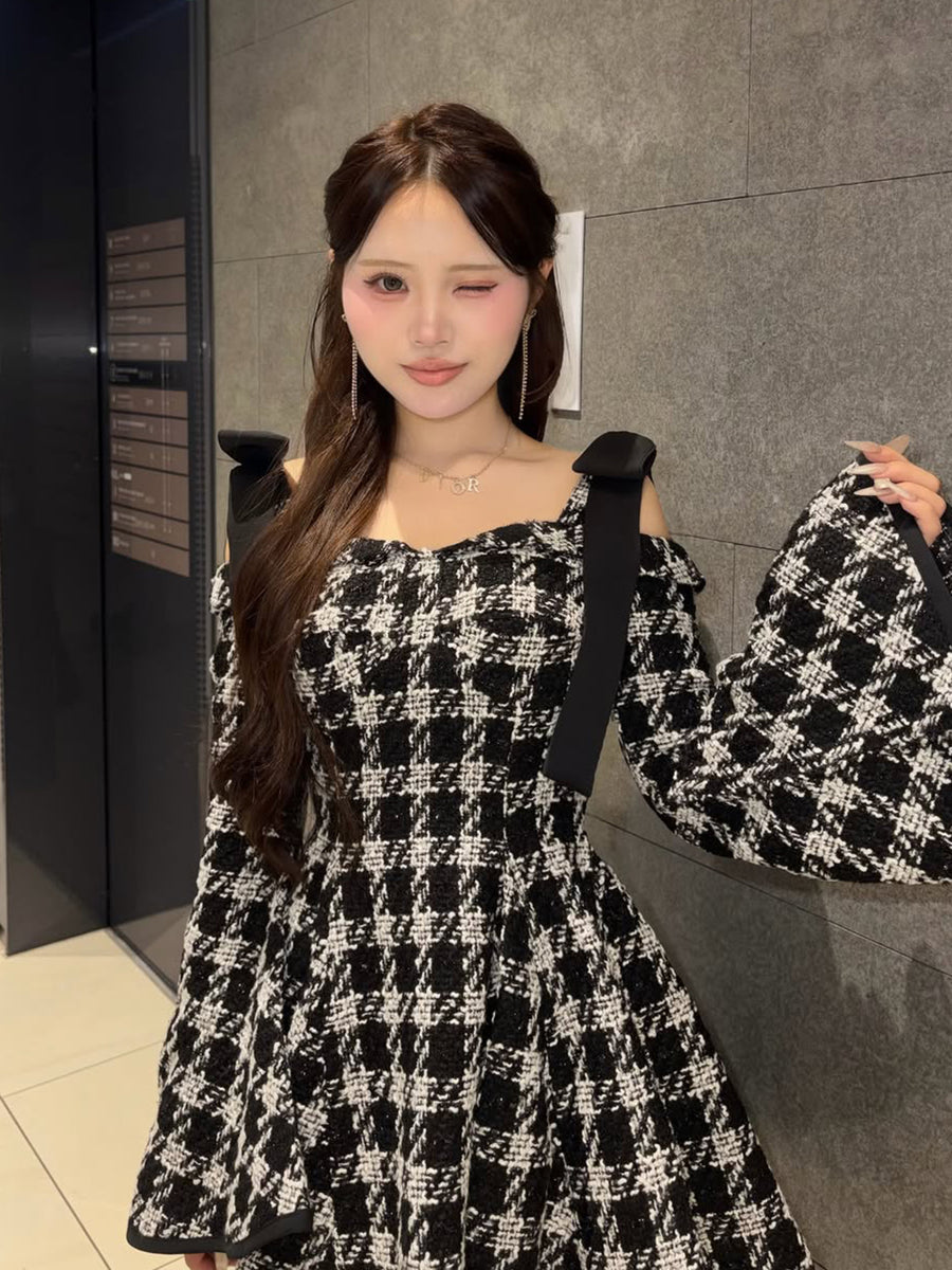 モデル：157cm（着用サイズ：FREE　着用カラー：BLK）