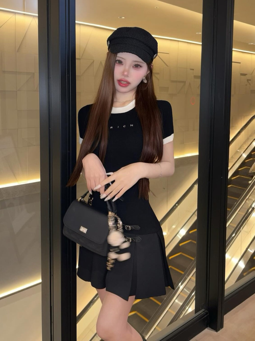 モデル：157cm（着用サイズ：FREE　着用カラー：BLK）