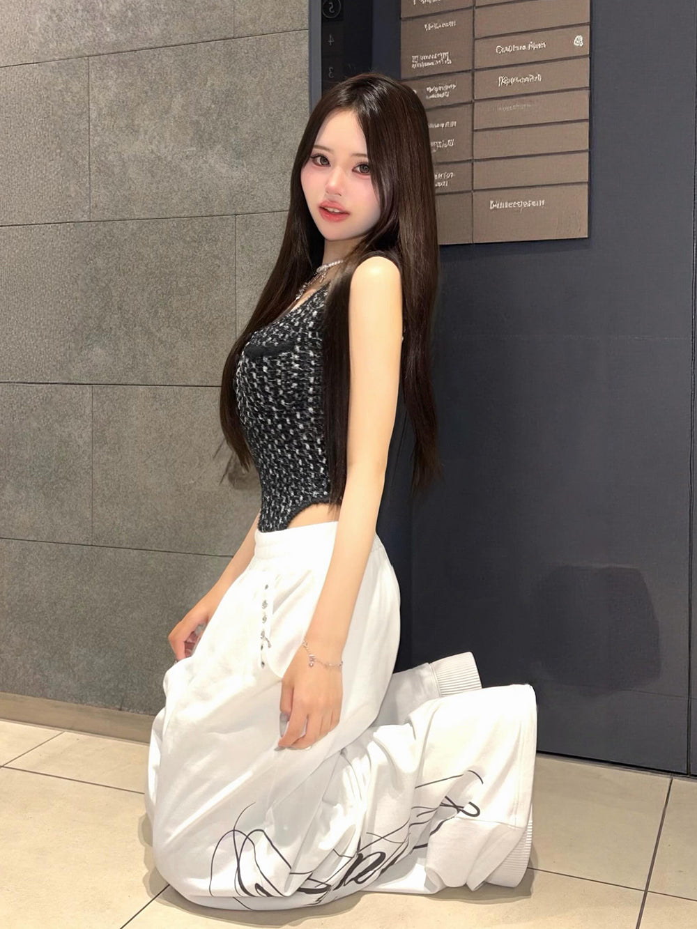 モデル：157cm（着用サイズ：FREE　着用カラー：BLK）