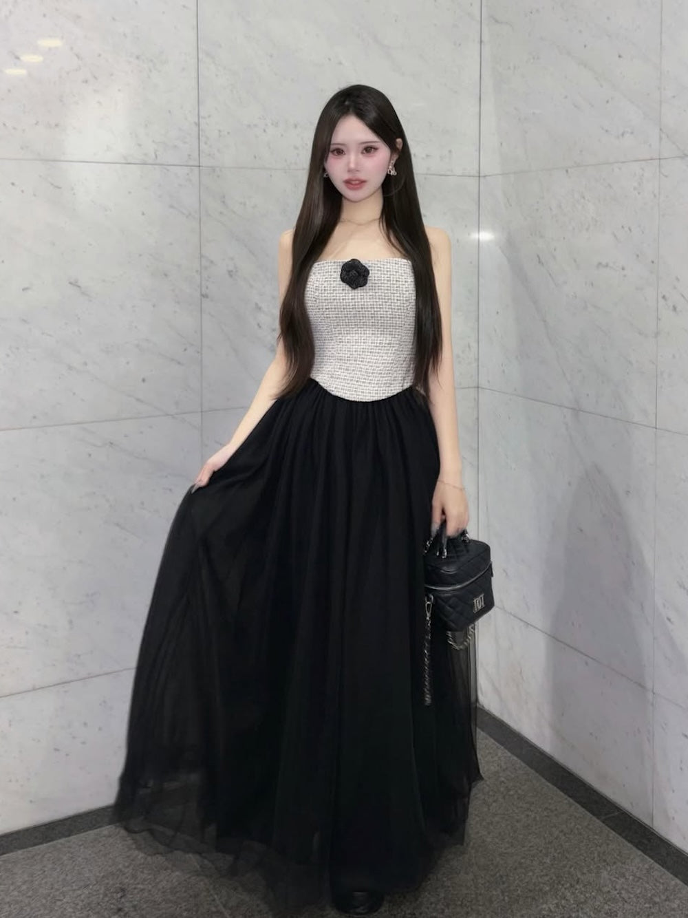 モデル：157cm（着用サイズ：FREE　着用カラー：BLK）