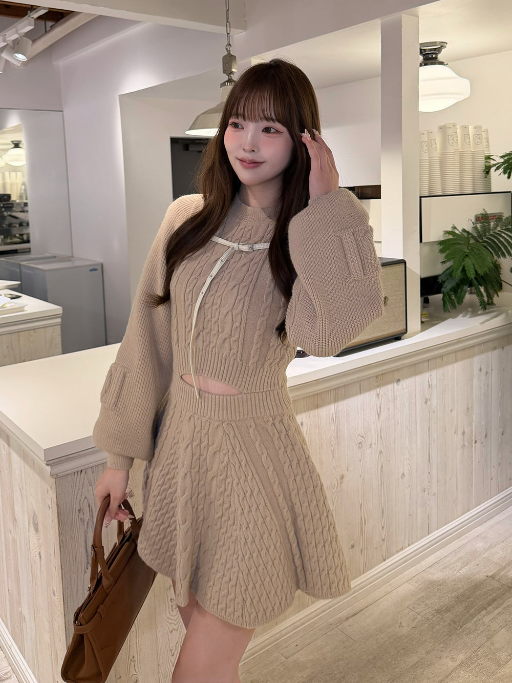 モデル：164cm（着用サイズ：FREE　着用カラー：BEG）