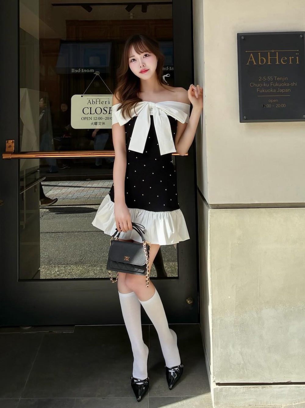 パールビジューオフショルフリルニットミニワンピース