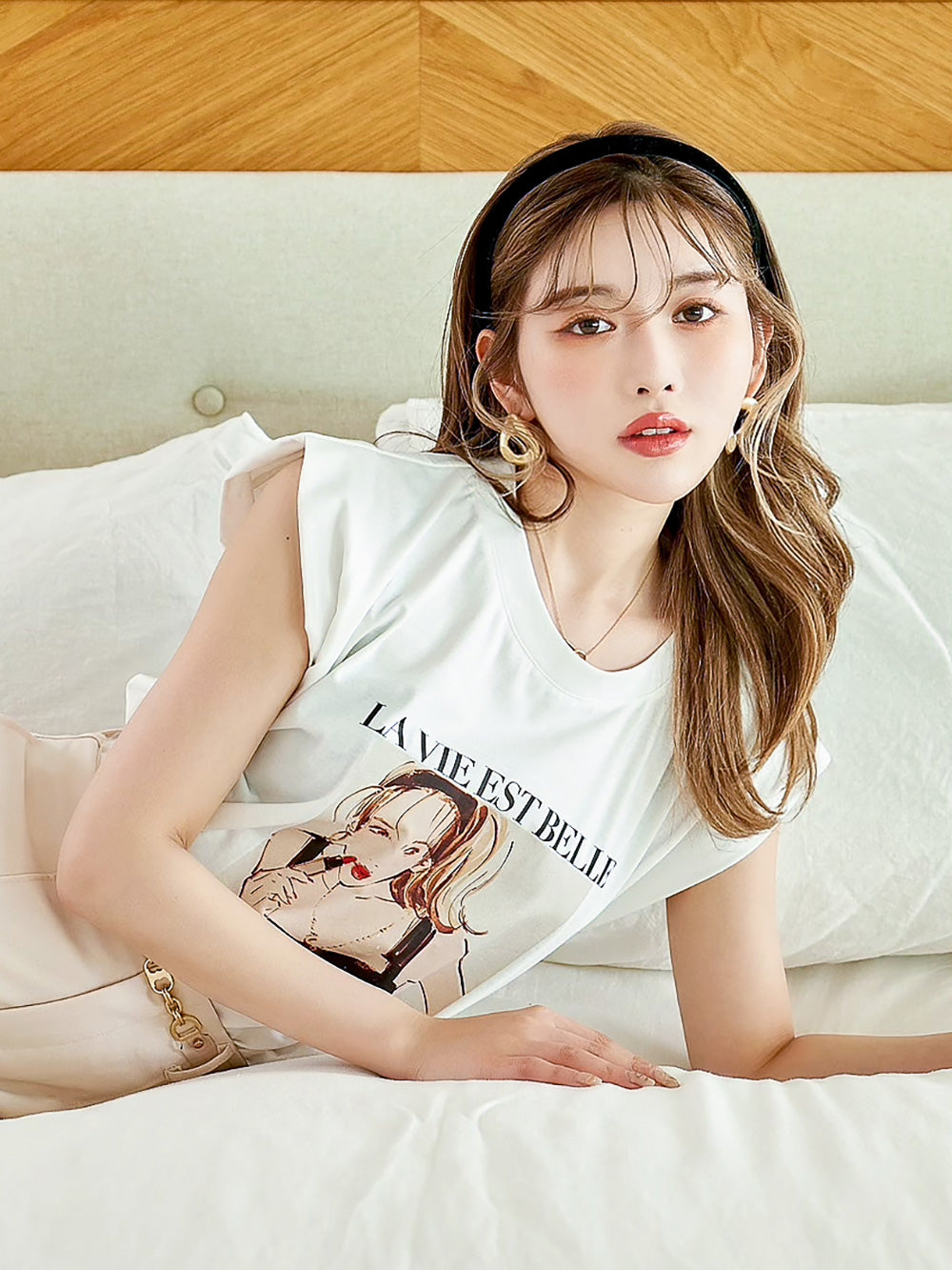 レディグラフィックTシャツ