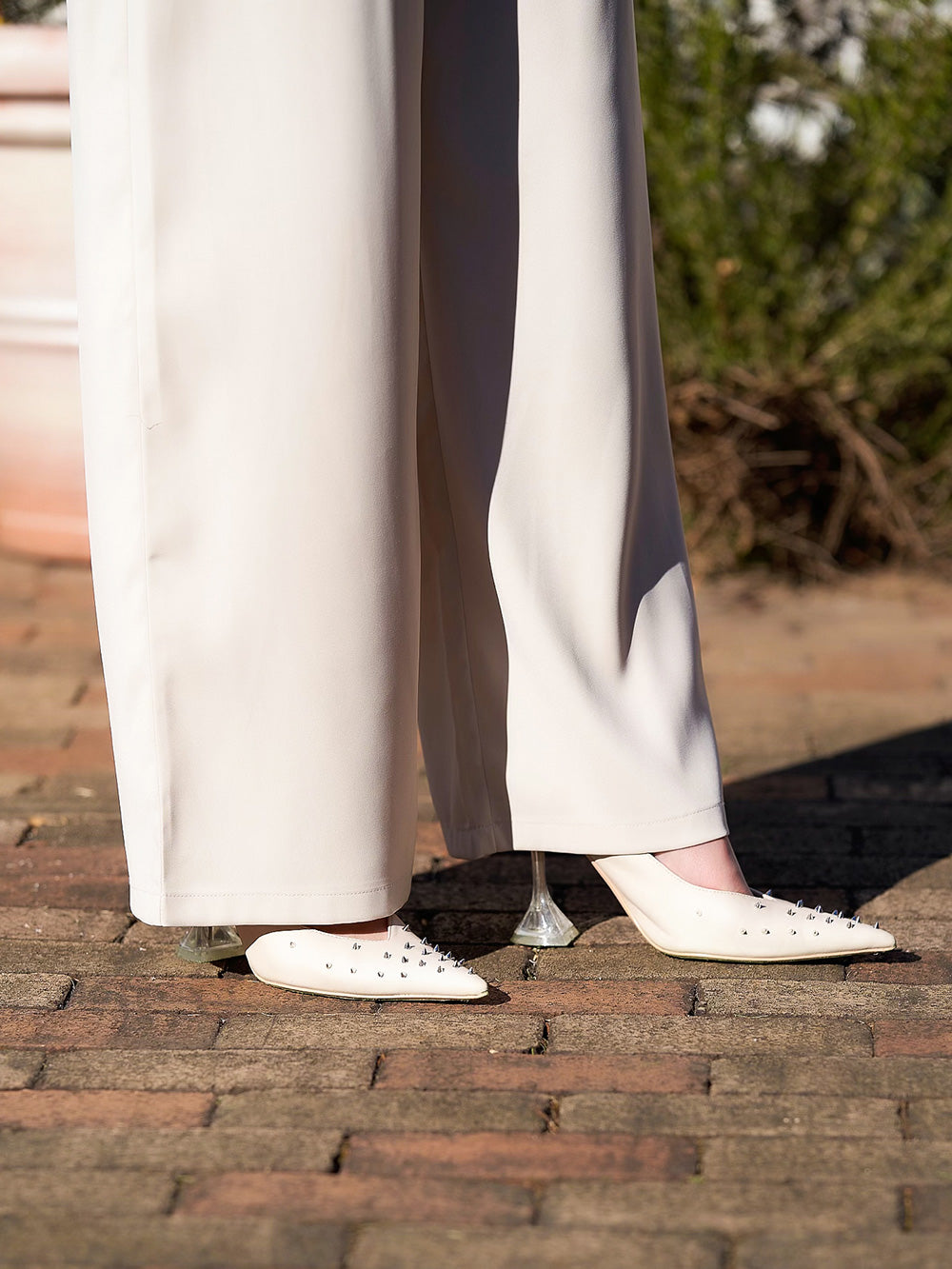 ウエストデザインストレートパンツ