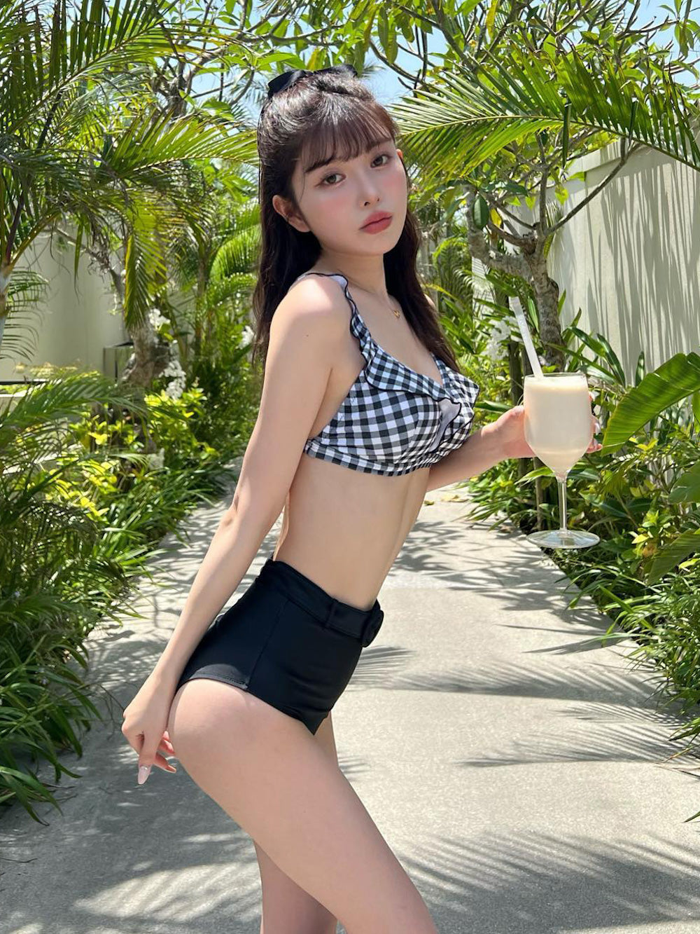 モデル：160cm（着用サイズ：FREE　着用カラー：BLK）