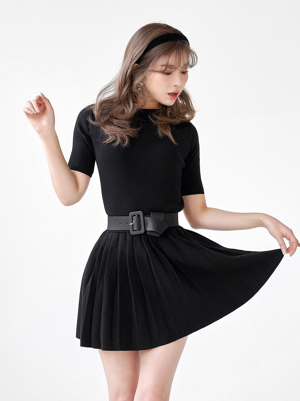 シルエットプリーツニットワンピース