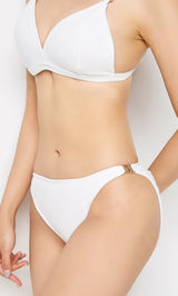 モデル：166cm（着用サイズ：FREE　着用カラー：WHT）