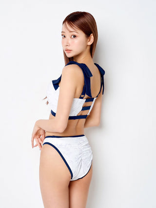 モデル：160cm（着用サイズ：FREE　着用カラー：NVY）