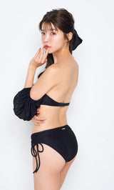 モデル：165cm（着用サイズ：FREE　着用カラー：BLK）