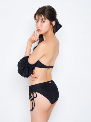 モデル：165cm（着用サイズ：FREE　着用カラー：BLK）