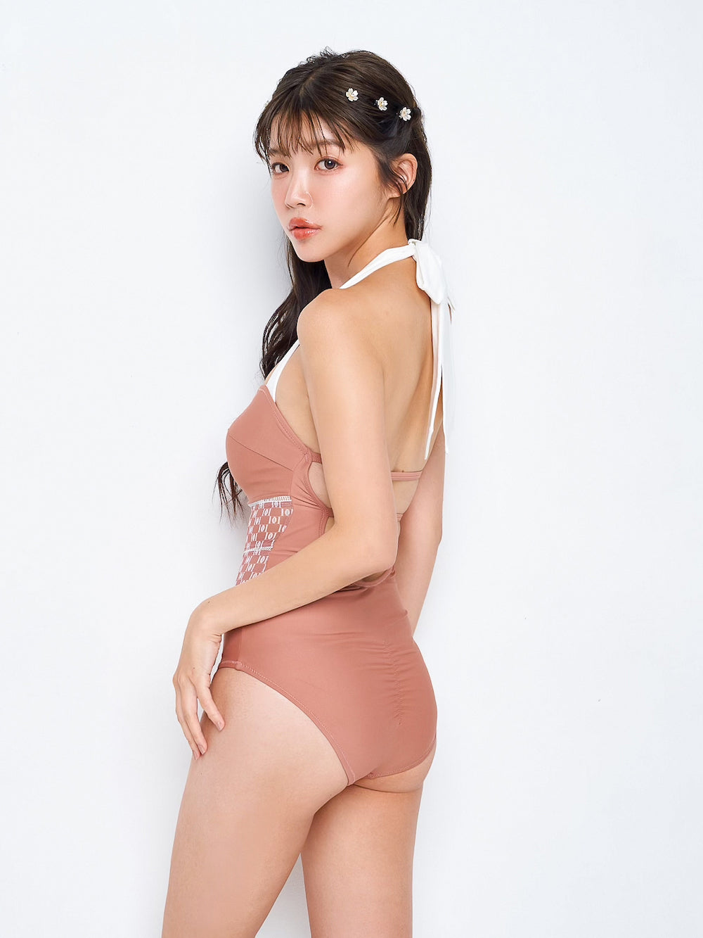 モデル：165cm（着用サイズ：FREE　着用カラー：PNK）