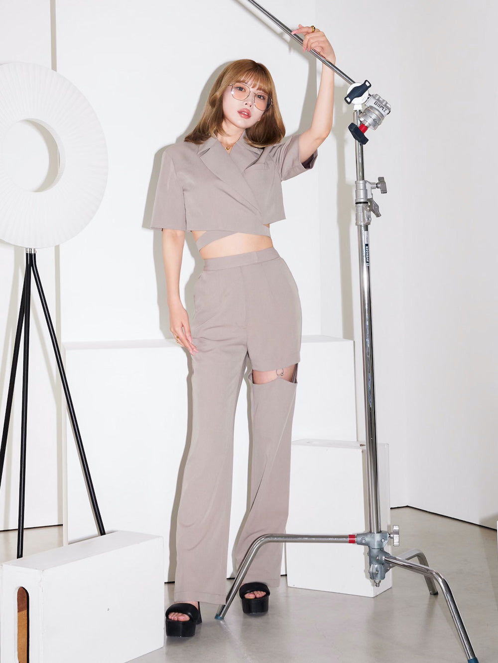 ポイントデザインストレートパンツ