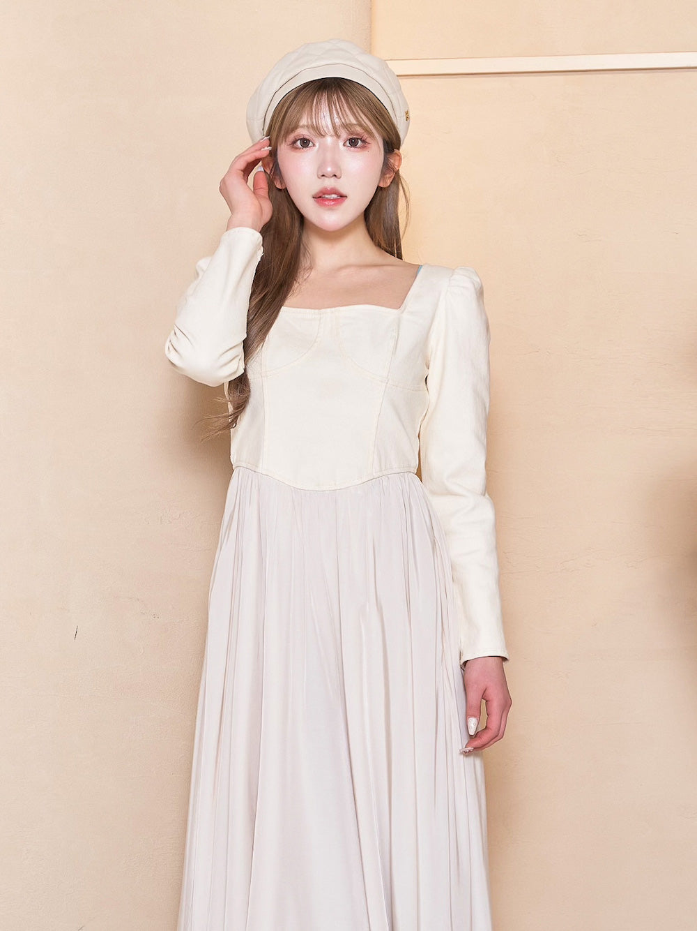 モデル：160cm（着用サイズ：FREE　着用カラー：IVO）