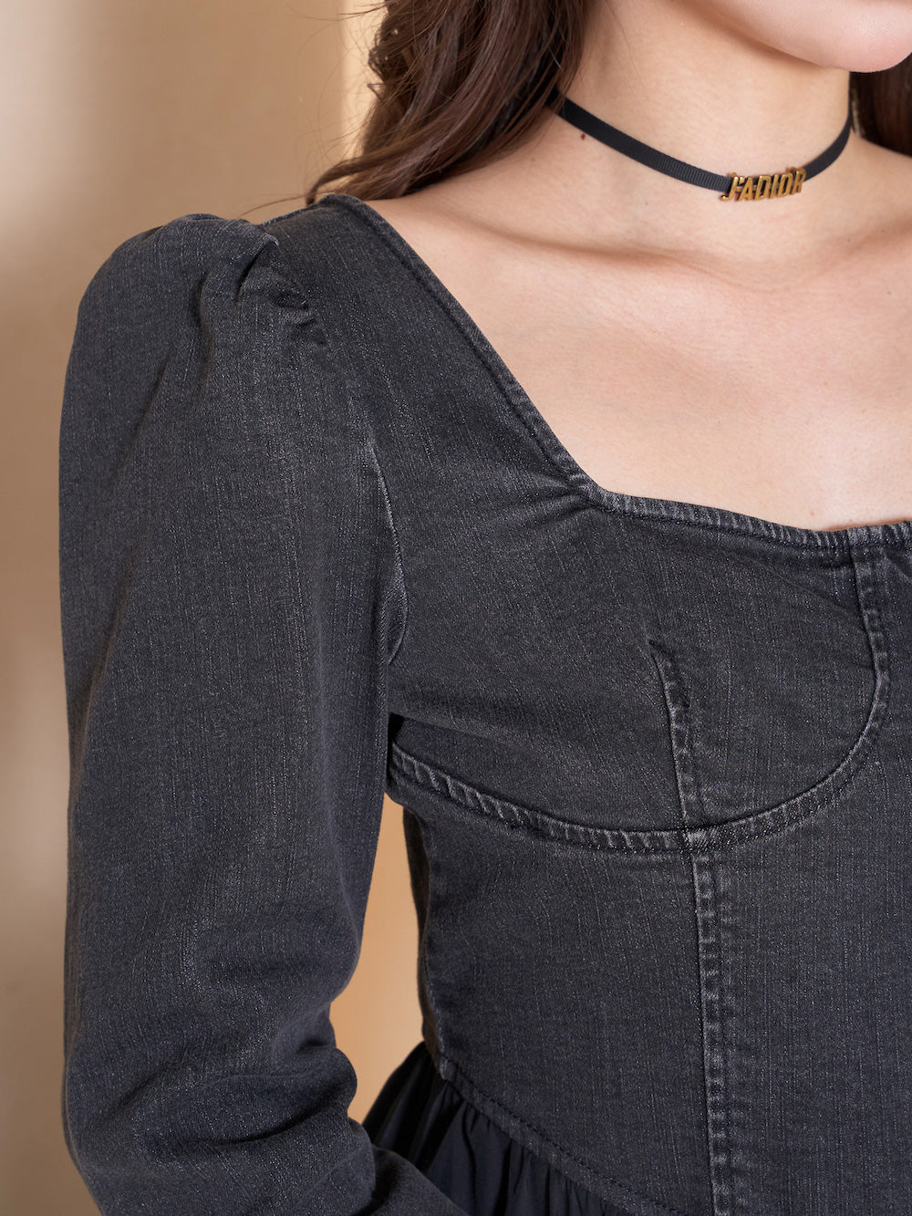 モデル：155cm（着用サイズ：FREE　着用カラー：BLK）