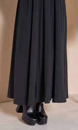 モデル：155cm（着用サイズ：FREE　着用カラー：BLK）