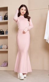 モデル：155cm（着用サイズ：FREE　着用カラー：PNK）