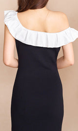 フリルロングニットワンピース