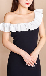 フリルロングニットワンピース