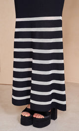 フリルロングニットワンピース