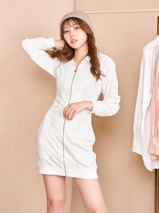 モデル：163cm（着用サイズ：FREE　着用カラー：WHT）