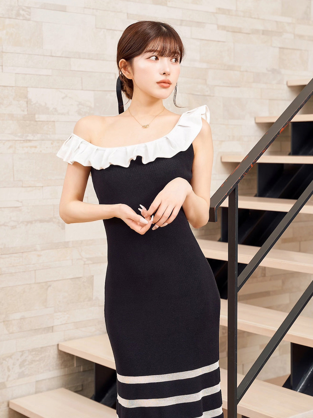 モデル：160cm（着用サイズ：FREE　着用カラー：BLK）