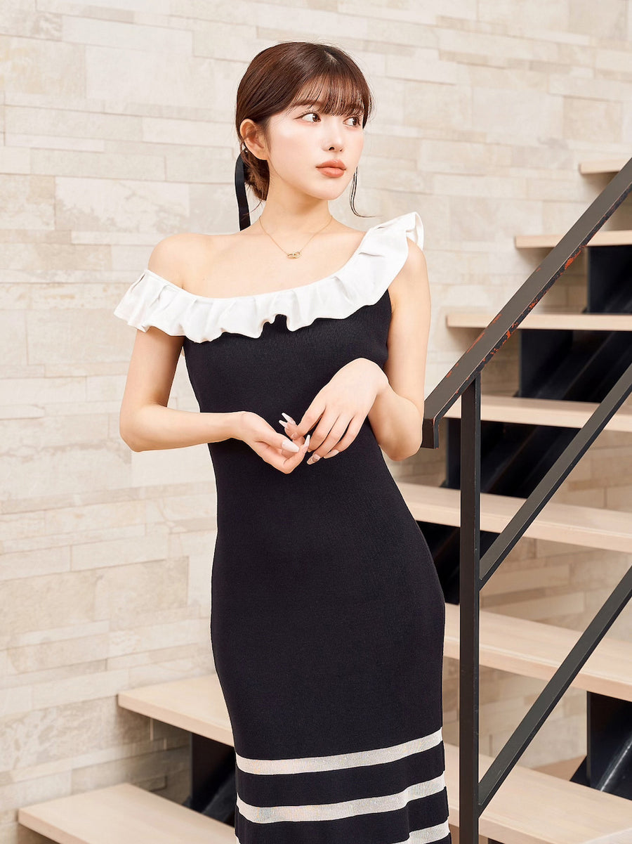 モデル：160cm（着用サイズ：FREE　着用カラー：BLK）