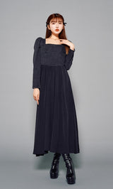 モデル：160cm（着用サイズ：FREE　着用カラー：BLK）