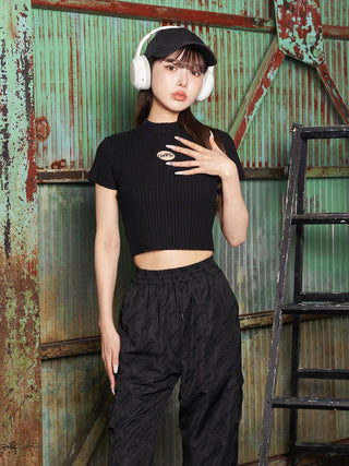 モデル：160cm（着用サイズ：FREE　着用カラー：BLK）