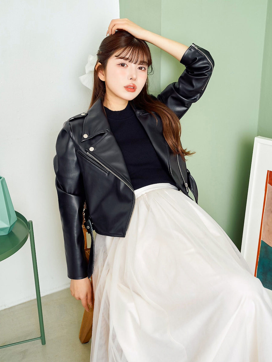 モデル：160cm（着用サイズ：FREE　着用カラー：BLK）