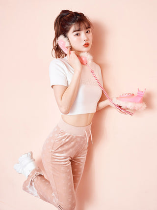 モデル：160cm（着用サイズ：FREE　着用カラー：WHT）